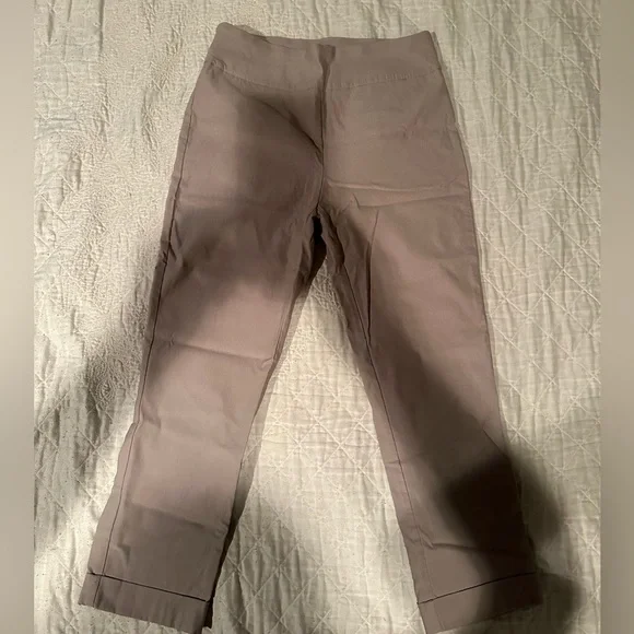 Tribal women’s capri khakis- never worn- NEW- size- 10- elastic waist band! - Picture 1 of 10